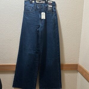 NWT Levi's 27 x 32 Blue Denim High Rise Wide Leg